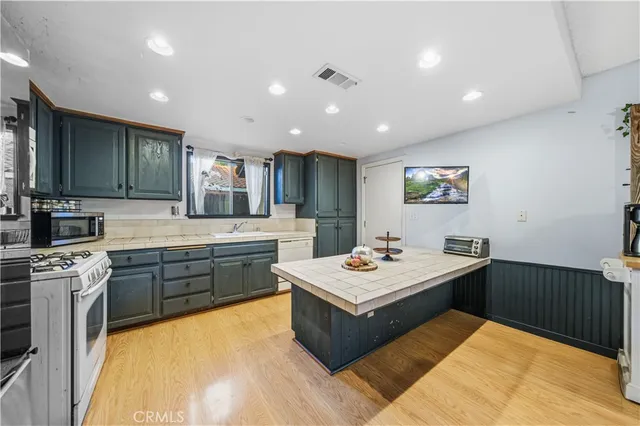 $420,000 | 42290 Mayberry Avenue, Hemet, CA 92544