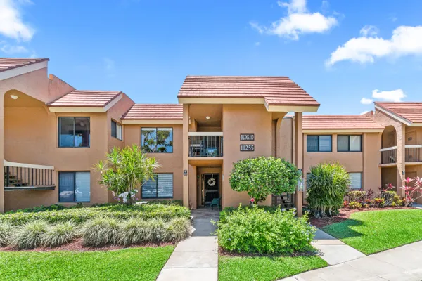 $294,999 | 11255 Green Lake Drive, Unit 203, Boynton Beach, FL 33437