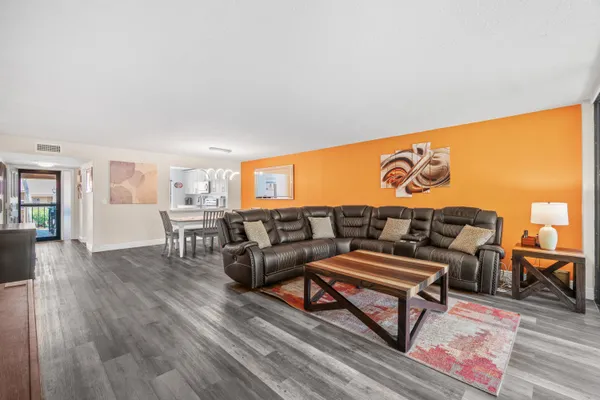 $294,999 | 11255 Green Lake Drive, Unit 203, Boynton Beach, FL 33437