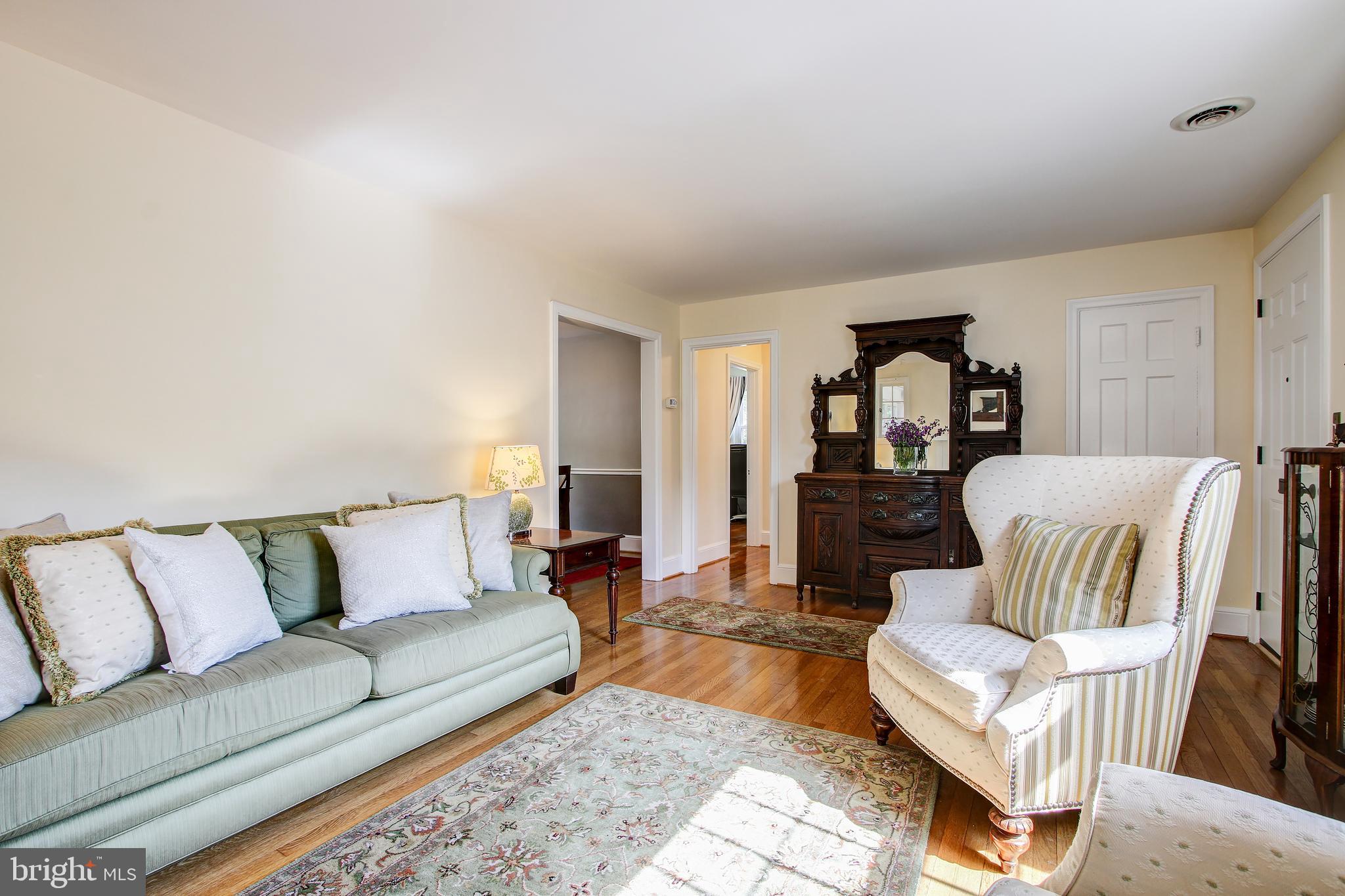10008 Dallas Avenue Silver Spring, MD 20901 - Photo 8 of 29 Gallery Image 8