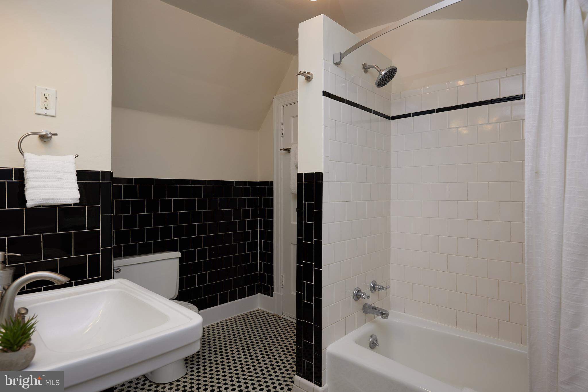 3 Hilltop Road Silver Spring, MD 20910 - Photo 32 of 56