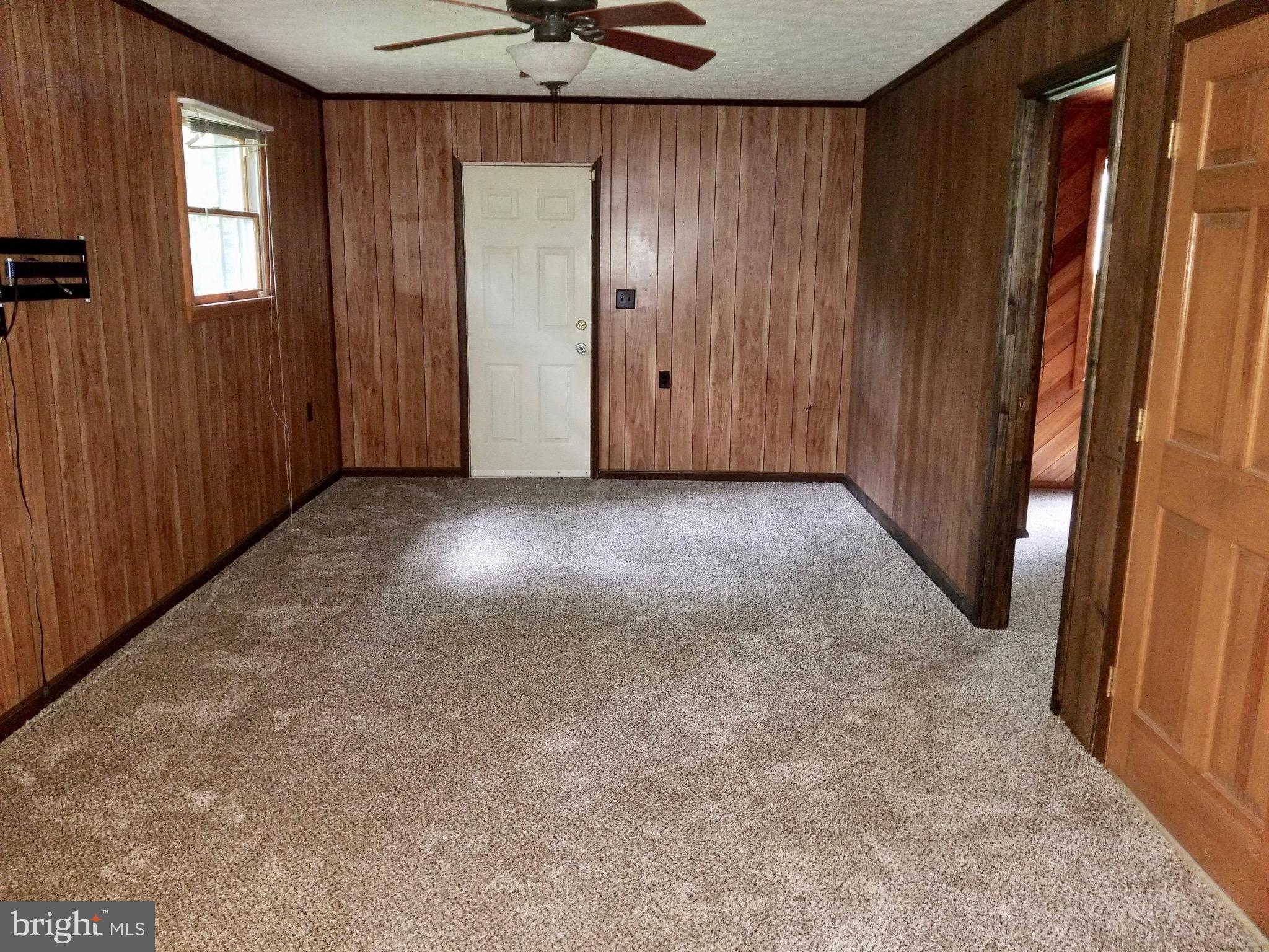 345 Grade Road Falling Waters, WV 25419 - Photo 19 of 41