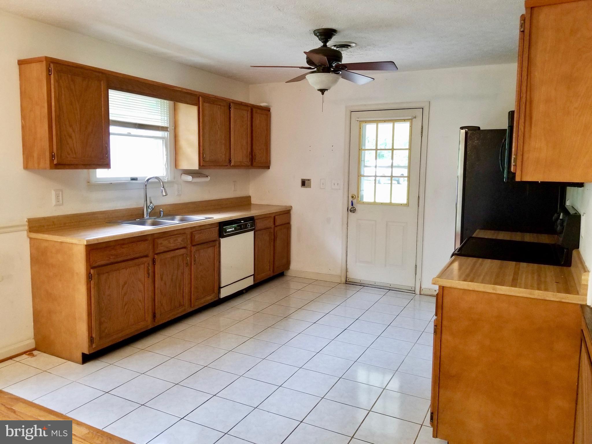 345 Grade Road Falling Waters, WV 25419 - Photo 3 of 41