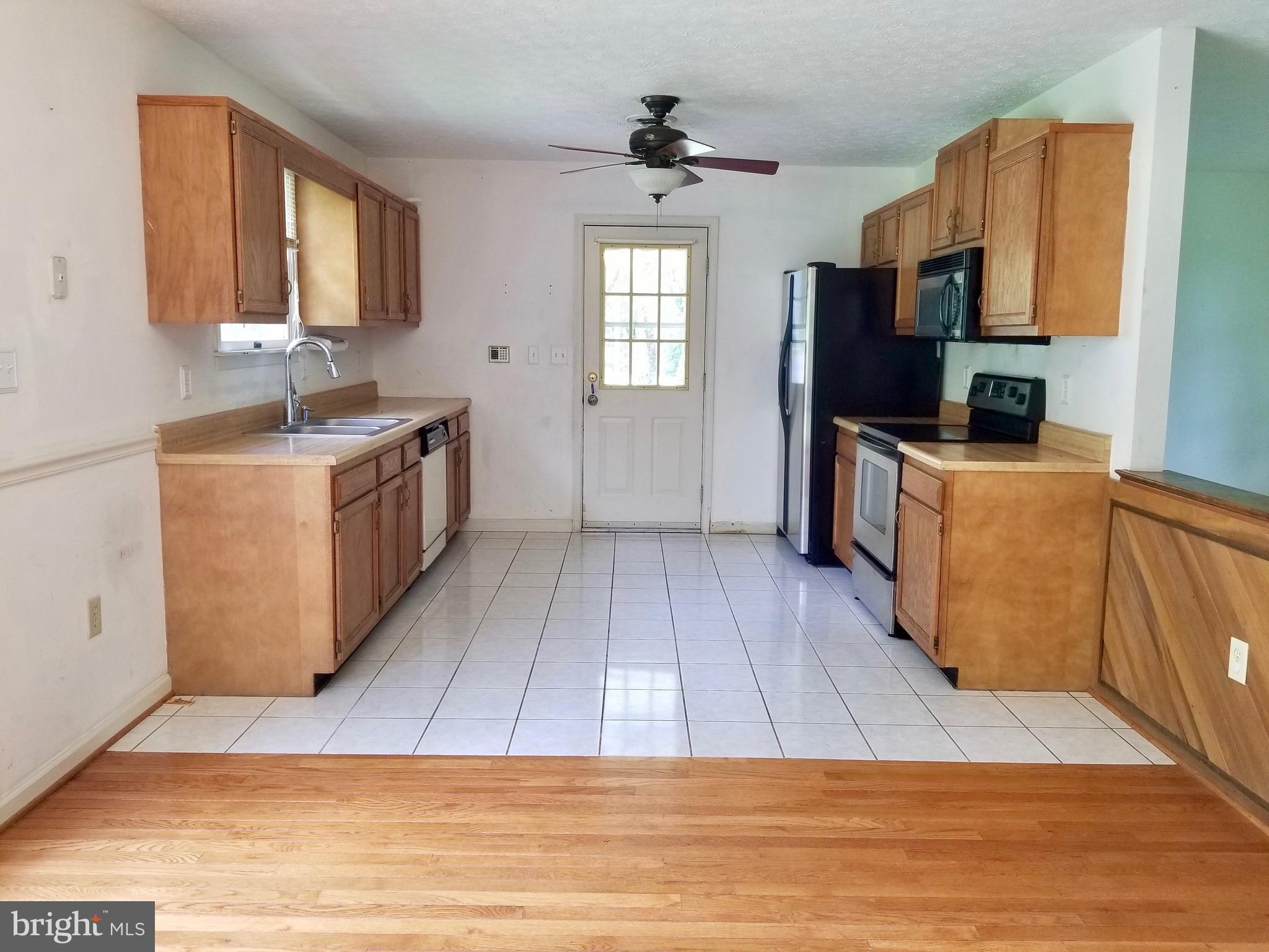 345 Grade Road Falling Waters, WV 25419 - Photo 4 of 41