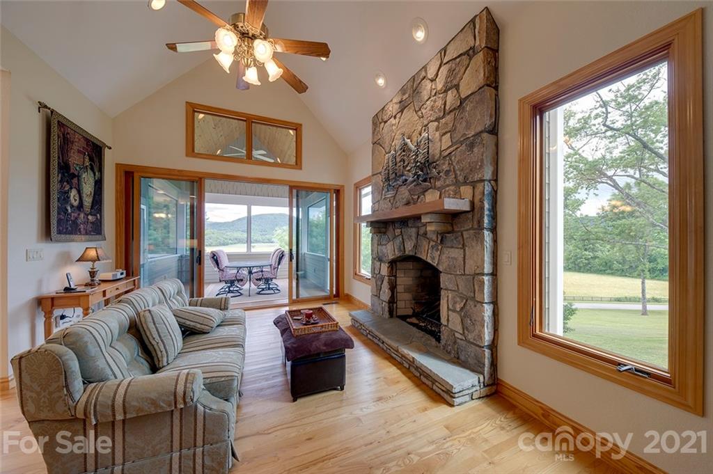 82 Newcastle Road Brevard, NC 28712 - Photo 14 of 30 Gallery Image 14