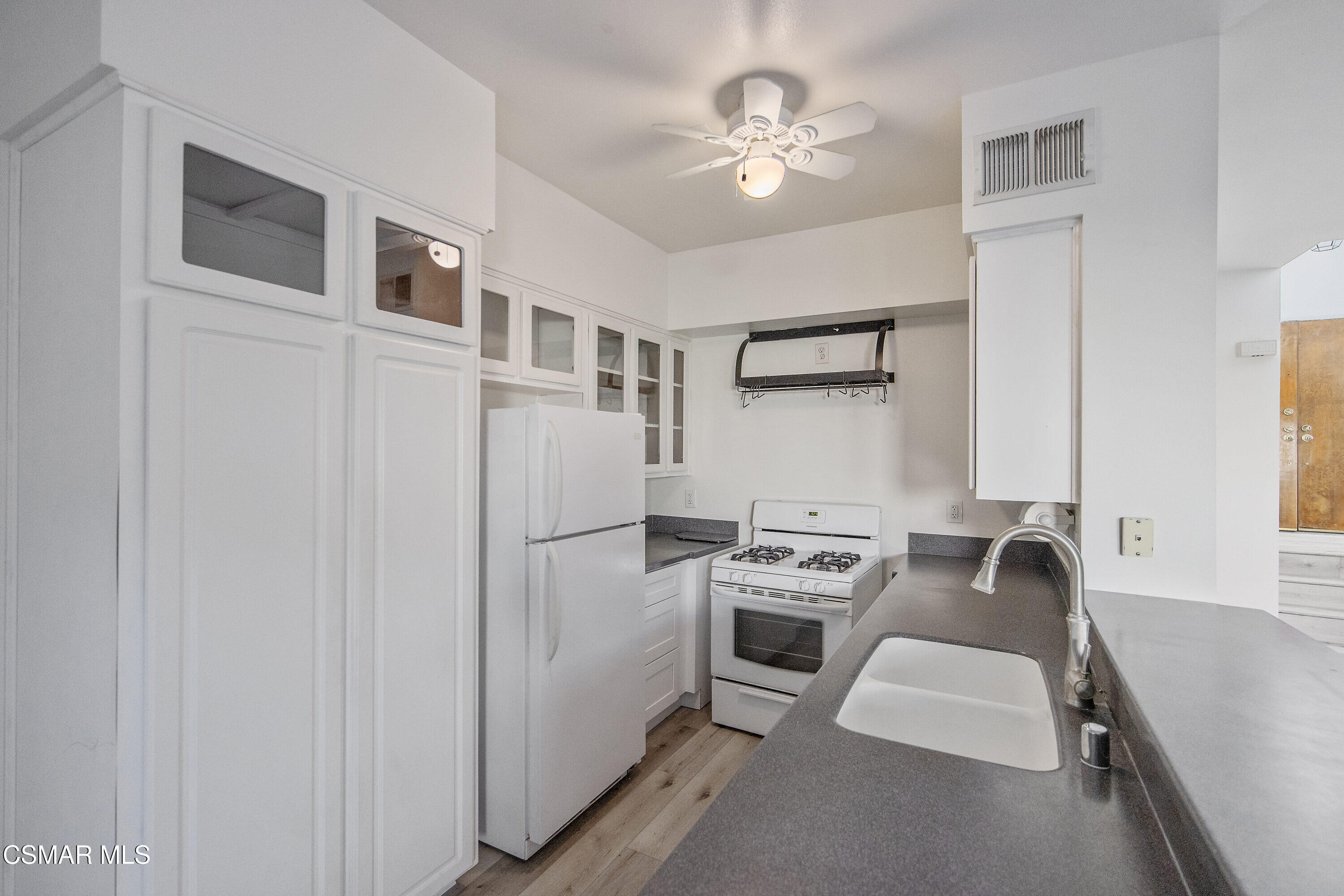 11833 Nightingale Street Moorpark, CA 93021 - Photo 13 of 46