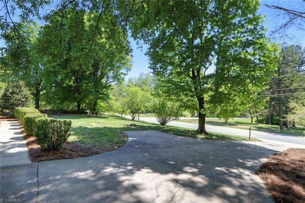 4377 High Point Road Kernersville, NC 27284 - Photo 6 of 32 Gallery Image 6