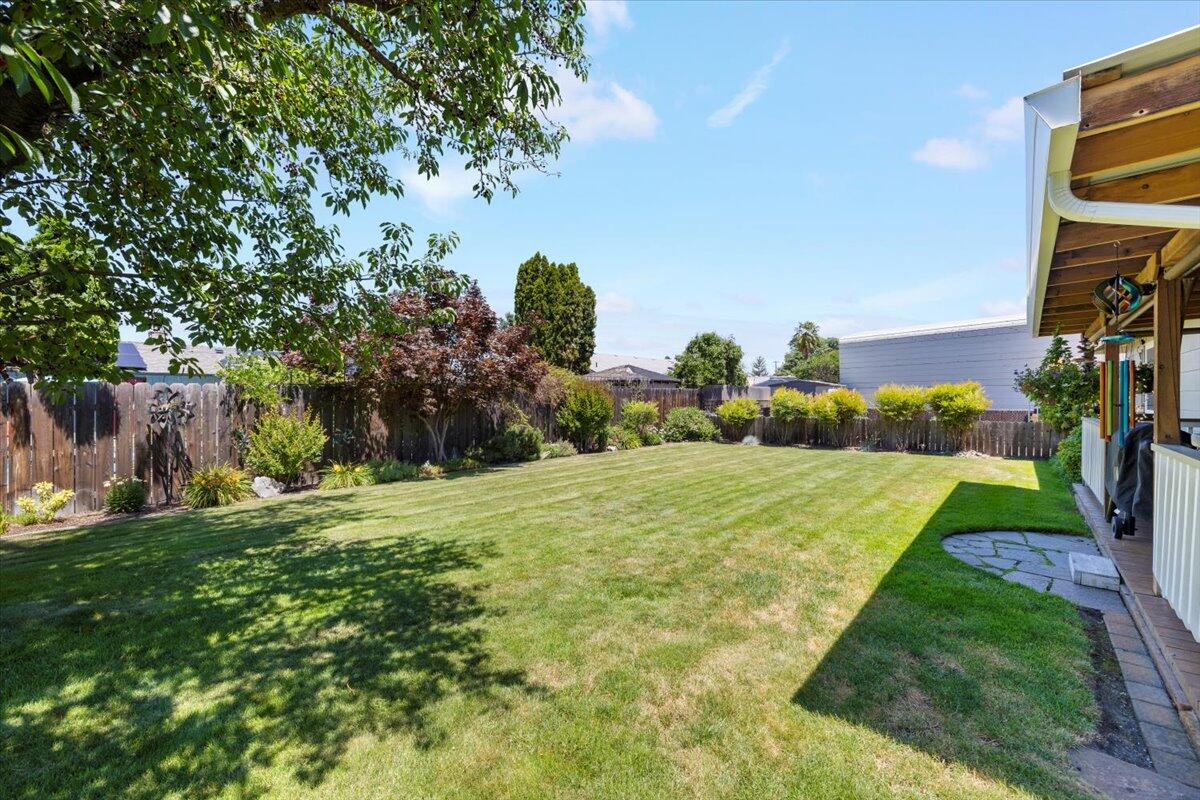 661 Prairie Court Central Point, OR 97502 - Photo 28 of 32 27-D9A3899