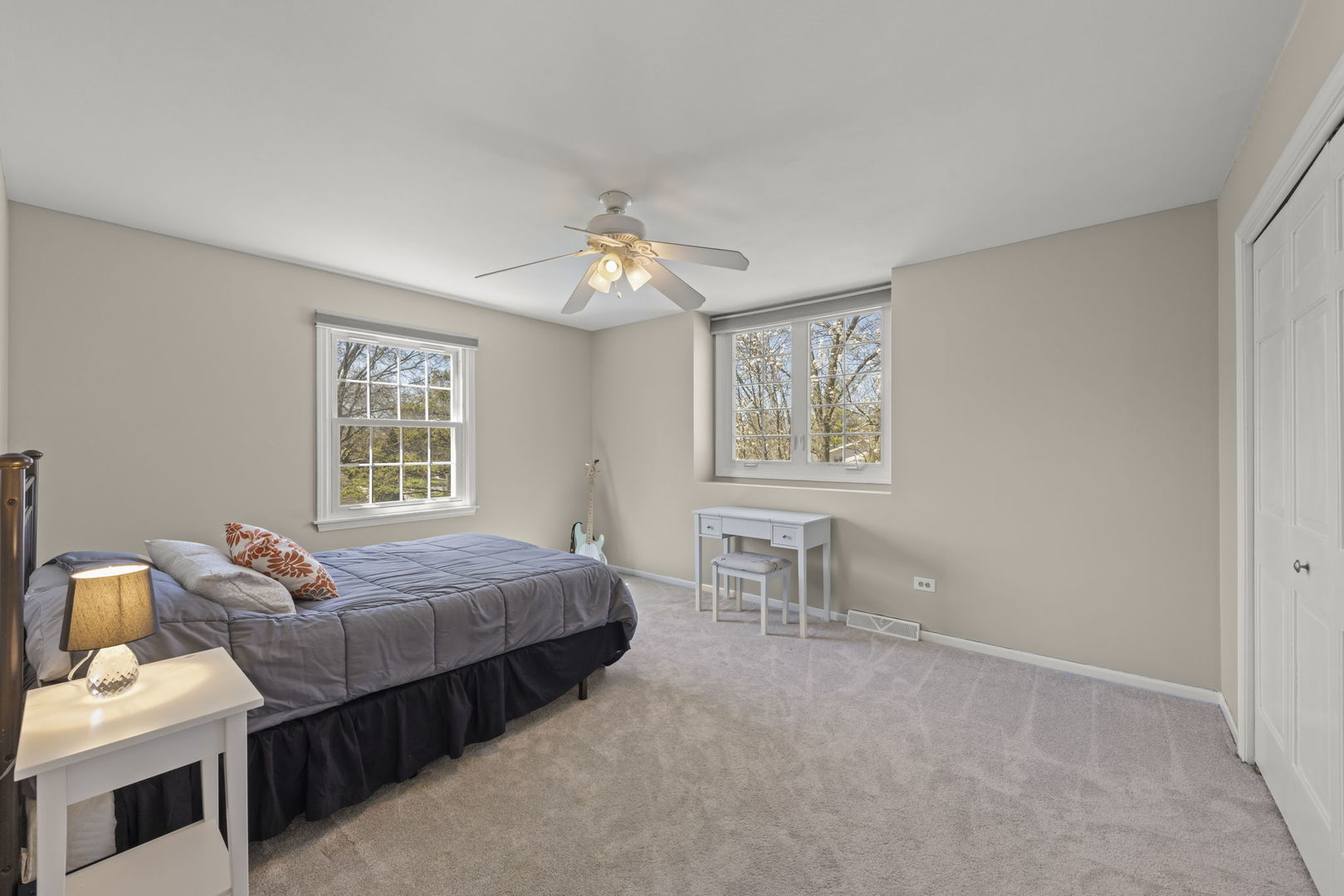 472 Sheffield Road Naperville, IL 60565 - Photo 22 of 47 a living room with furniture and a window