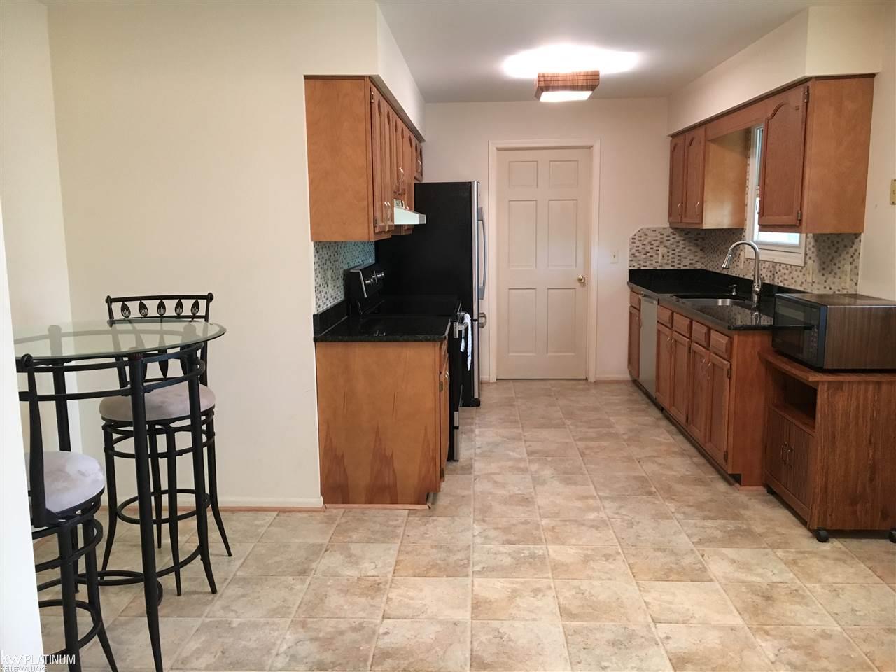3284 Range Road Port Huron, MI 48060 - Photo 10 of 27