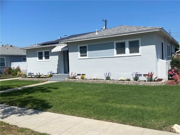 $949,900 | 2721 Stanbridge Avenue, Long Beach, CA 90815
