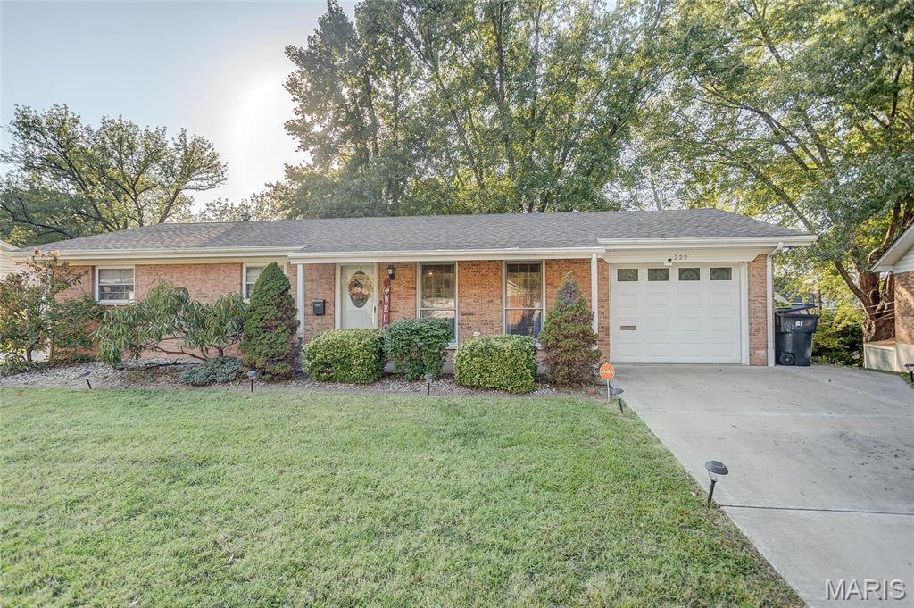 229 Ladue Road Belleville, IL 62223 - Photo 1 of 37 Gallery Image 1