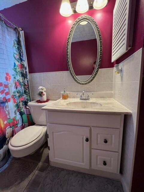 3102 Lewis Road Columbus, OH 43207 - Photo 14 of 35 Bathroom3