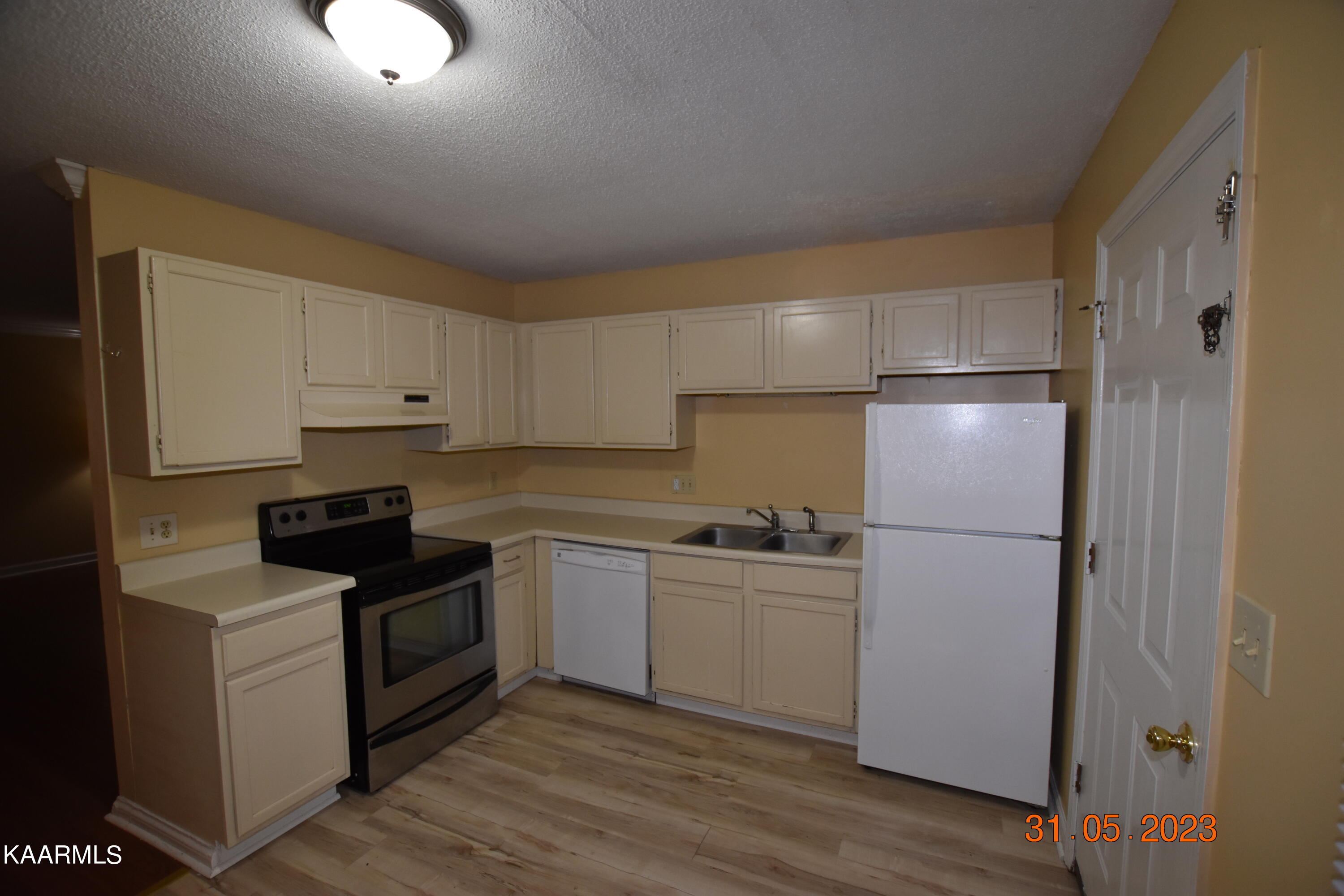 111 B Arcadia Lane Oak Ridge, TN 37830 - Photo 3 of 13 DSC_0728