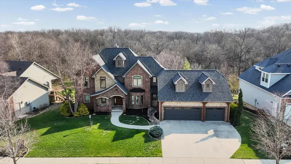 $1,120,000 | 1610 Briarwood Lane, Mahomet, IL 61853