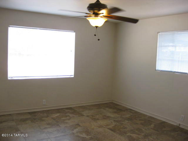 2017 East Rennoc Stravenue Tucson, AZ 85719 - Photo 19 of 38 Gallery Image 19