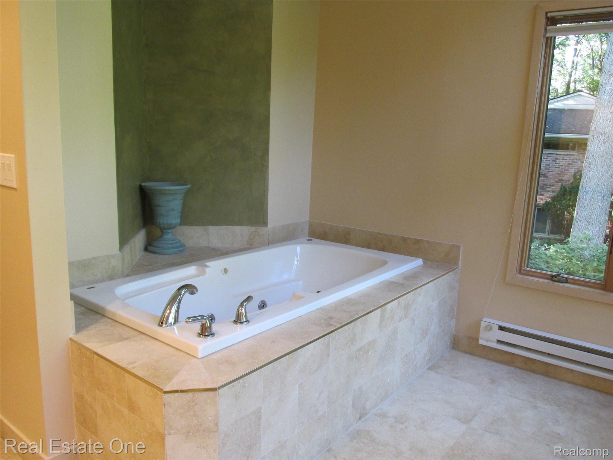 4390 Derry Road Bloomfield Hills, MI 48302 - Photo 48 of 81 IMG_1683.JPG