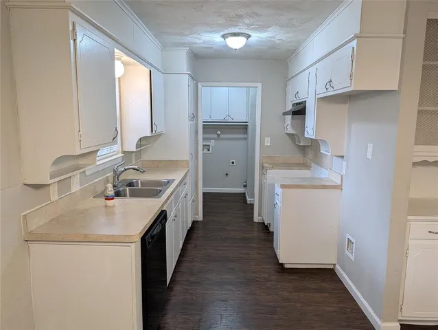 $1,850 | 6324 Regal Road, Forest Hill, TX 76119