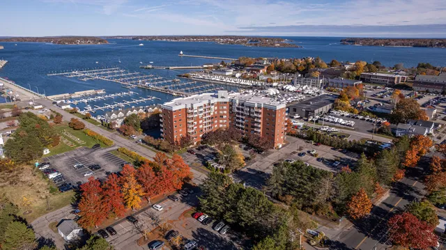$300,000 | 148 Breakwater Drive, Unit 804, South Portland, ME 04106