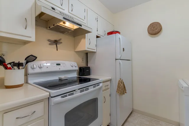 $300,000 | 148 Breakwater Drive, Unit 804, South Portland, ME 04106