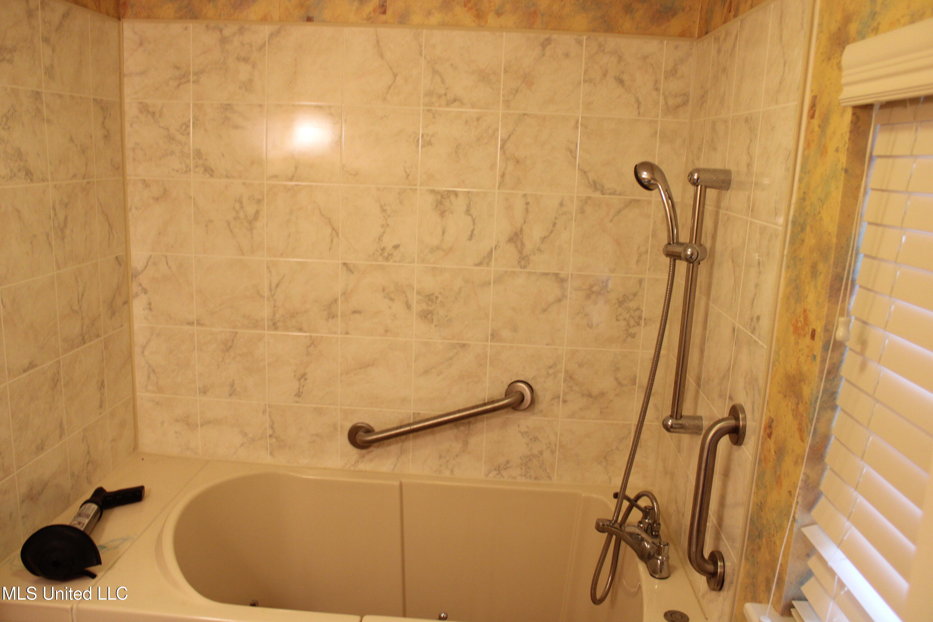 2077 Crane Ridge Biloxi, MS 39532 - Photo 18 of 33 IMG_1523