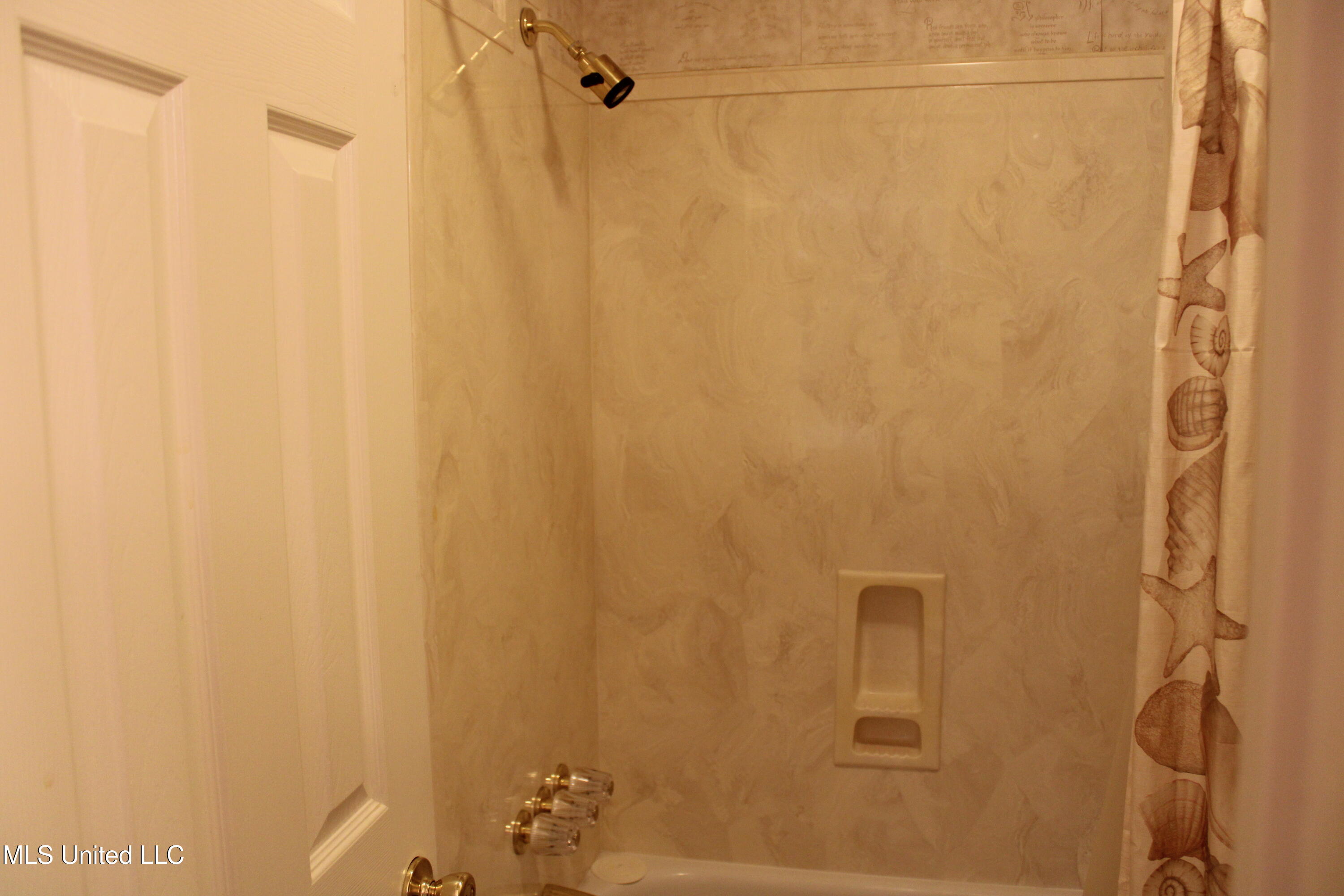 2077 Crane Ridge Biloxi, MS 39532 - Photo 28 of 33 IMG_1533