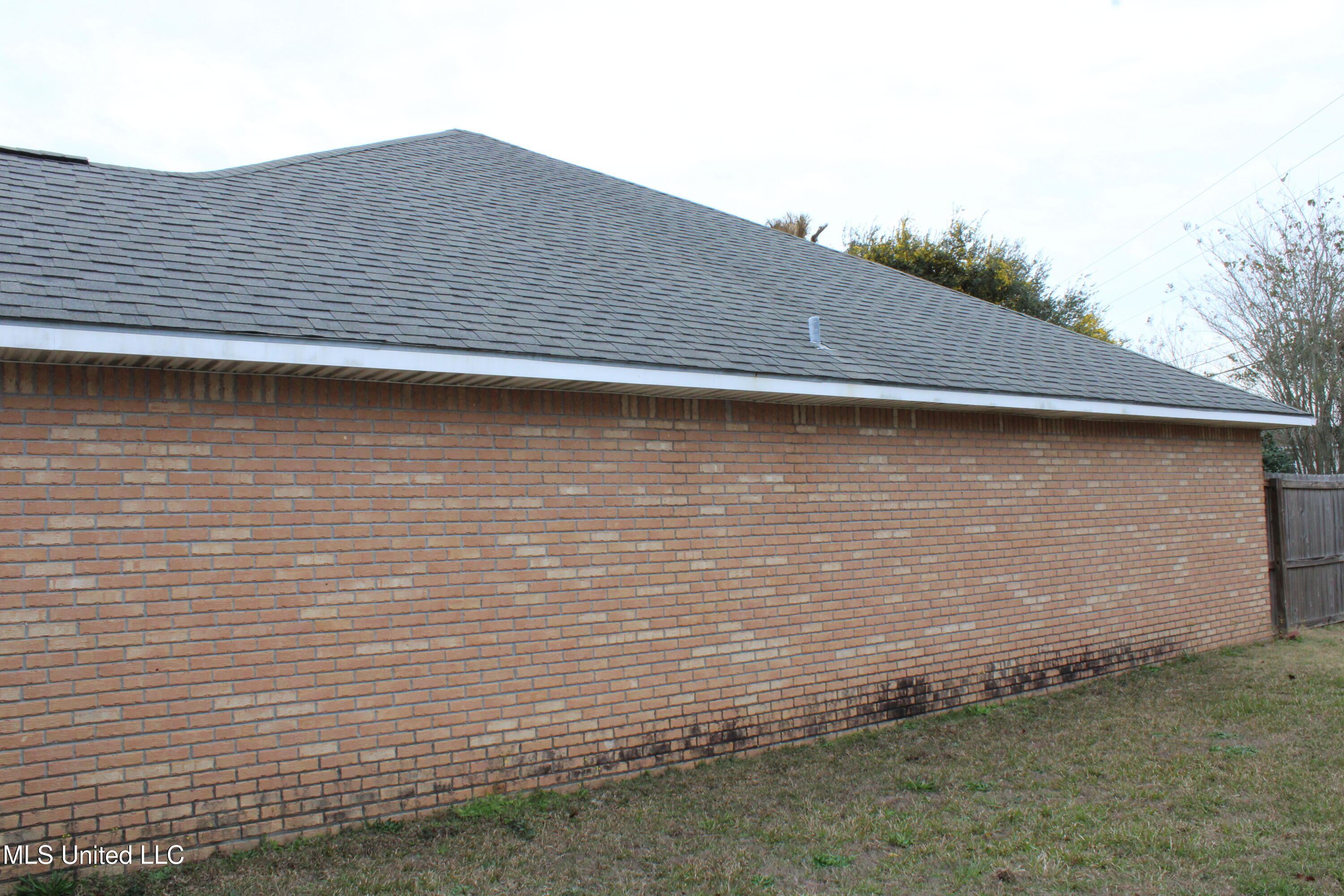 2077 Crane Ridge Biloxi, MS 39532 - Photo 5 of 33 IMG_1546