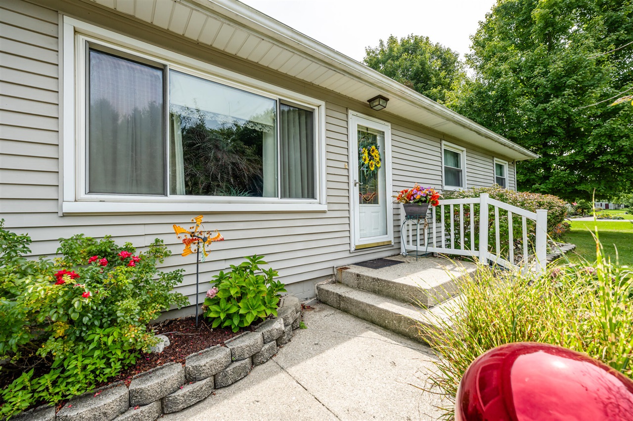 1155 South Bainbridge Center Road Benton Harbor, MI 49022 - Photo 22 of 47