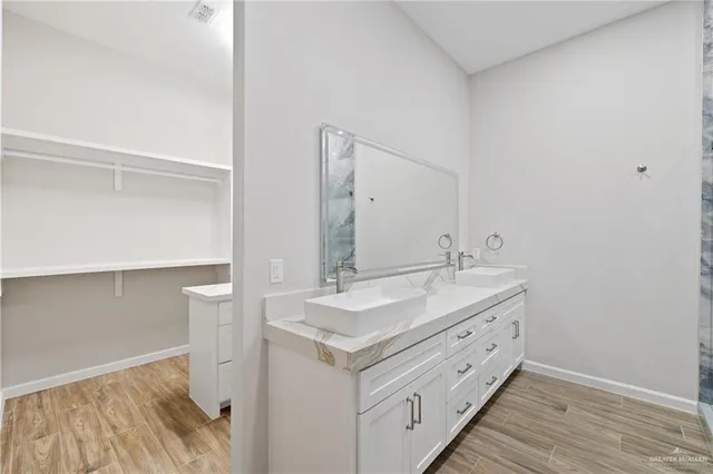 $3,250 | 701 Grayson Avenue, McAllen, TX 78504