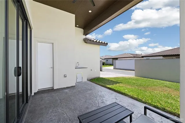 $3,250 | 701 Grayson Avenue, McAllen, TX 78504