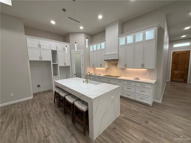 $3,250 | 701 Grayson Avenue, McAllen, TX 78504