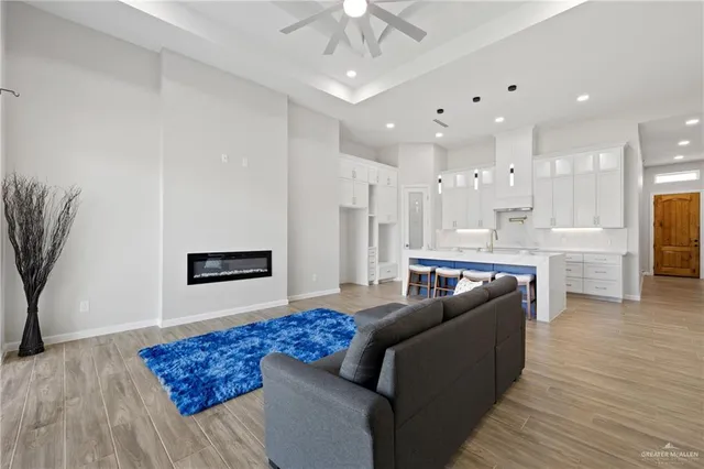 $3,250 | 701 Grayson Avenue, McAllen, TX 78504