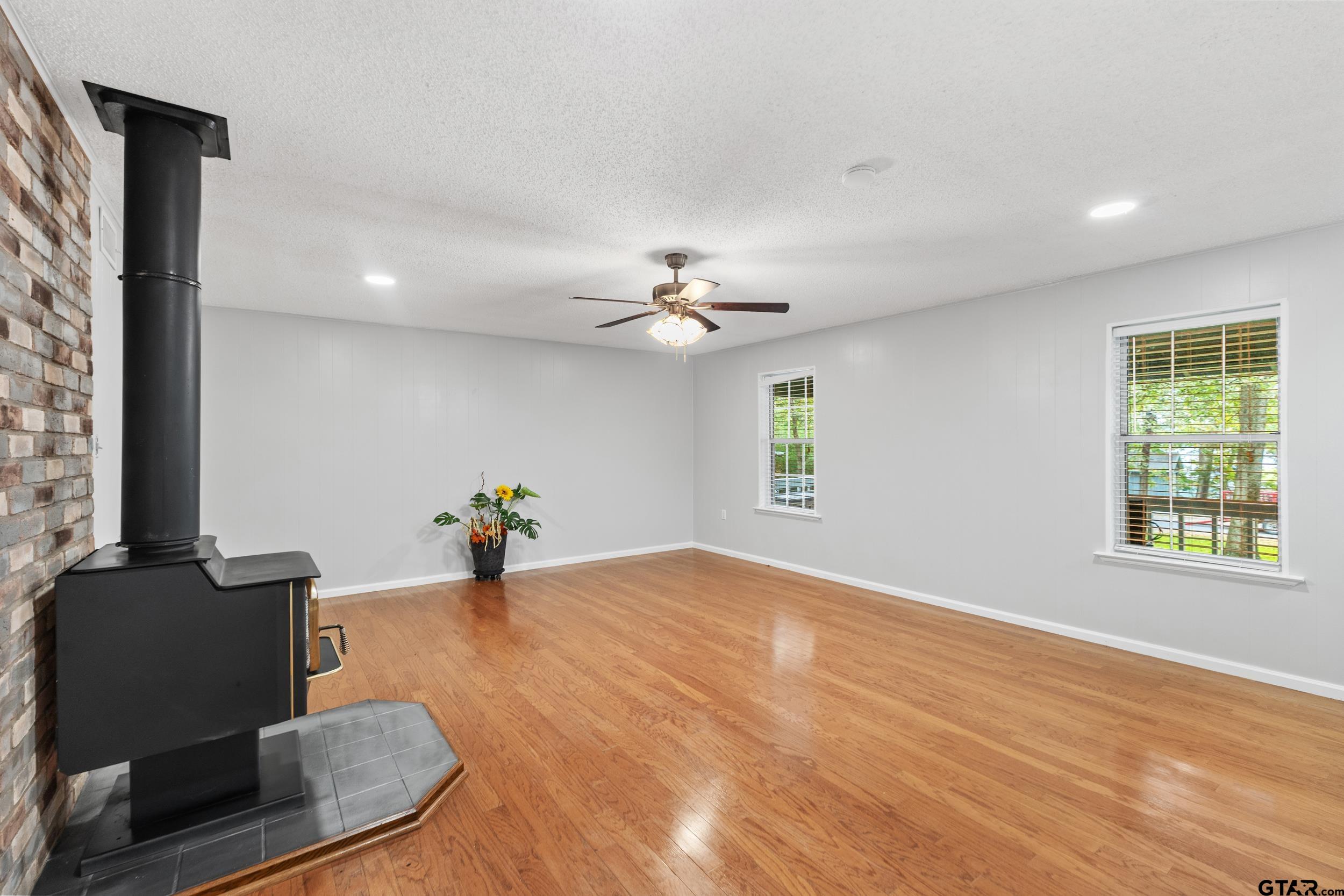 109 King Lyle Road Scroggins, TX 75480 - Photo 6 of 47