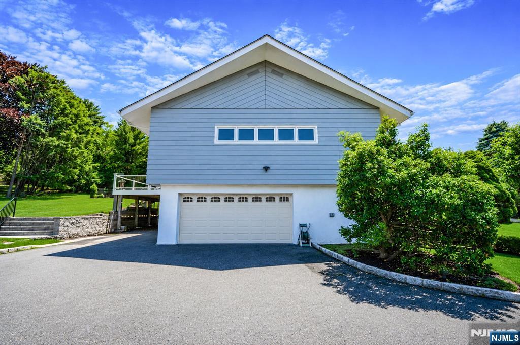 128 Beverly Road Fairfield, NJ 07004 - Photo 4 of 44