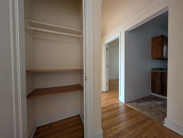 $2,195 | 2948 North Albany Avenue, Unit 1W, Chicago, IL 60618