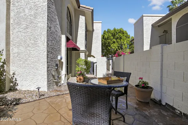 $319,900 | 5019 East Siesta Drive, Unit 1, Phoenix, AZ 85044