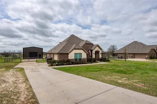 $624,900 | 138 Post Oak Way, Weatherford, TX 76087