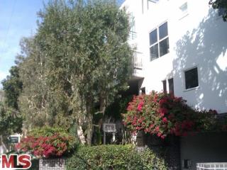2913 3rd Street, Unit 101 Santa Monica, CA 90405 - Photo 1 of 1 a front view of a multi story residential apartment building