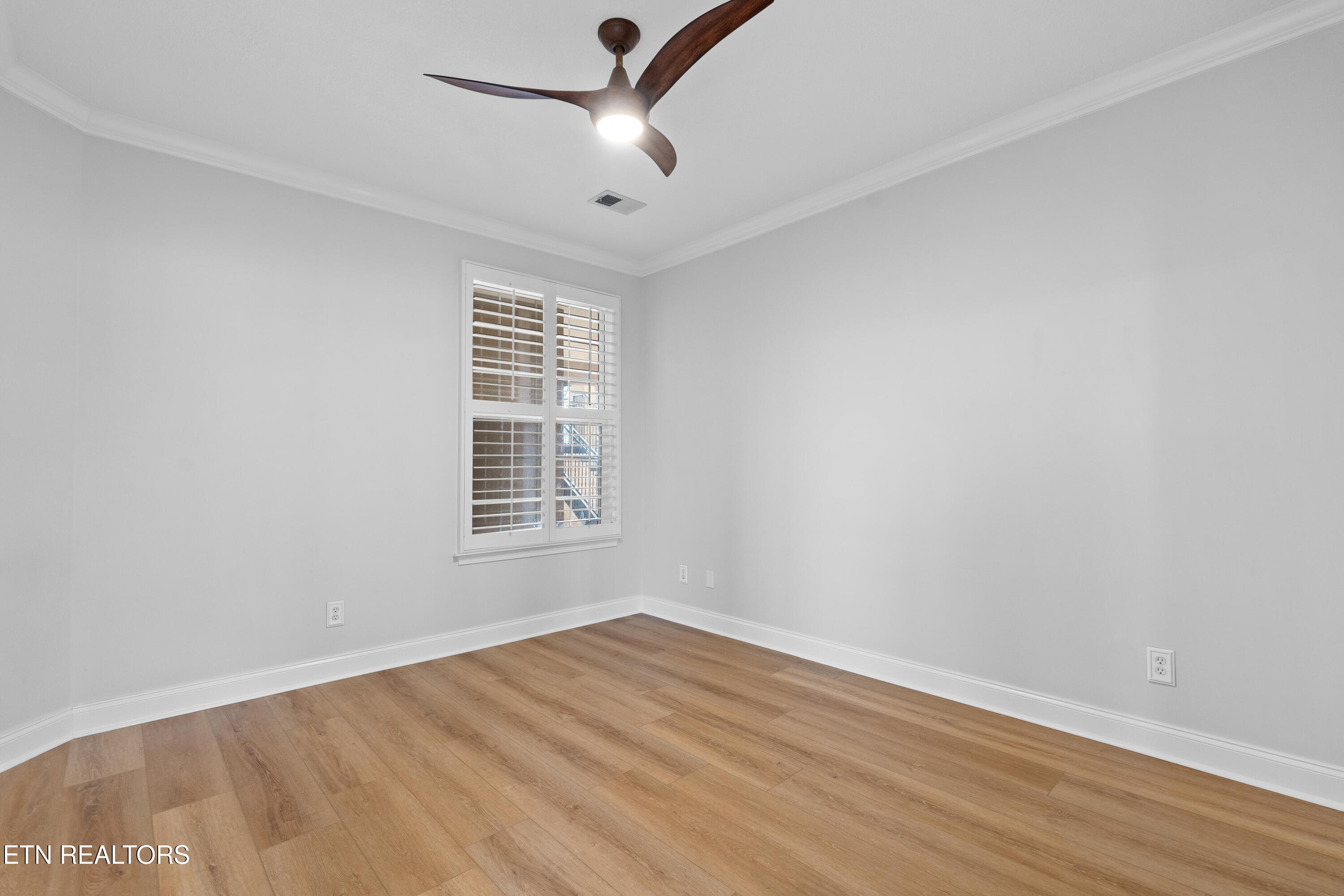 555 Rarity Bay Parkway, Unit 106 Vonore, TN 37885 - Photo 15 of 37 DSC05429