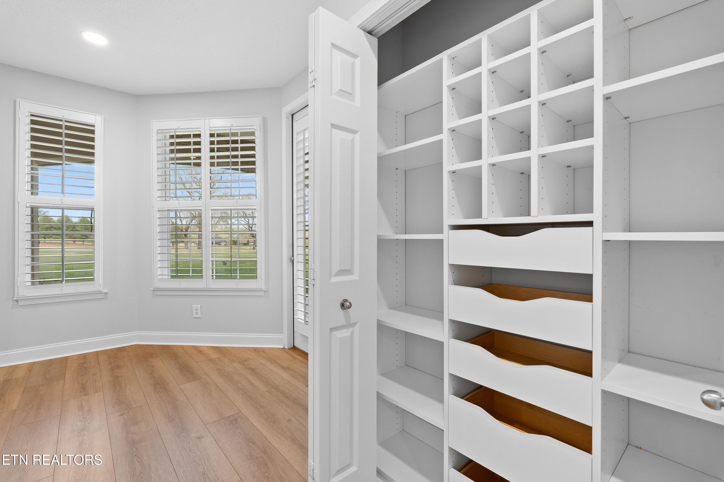 555 Rarity Bay Parkway, Unit 106 Vonore, TN 37885 - Photo 7 of 37 DSC05444