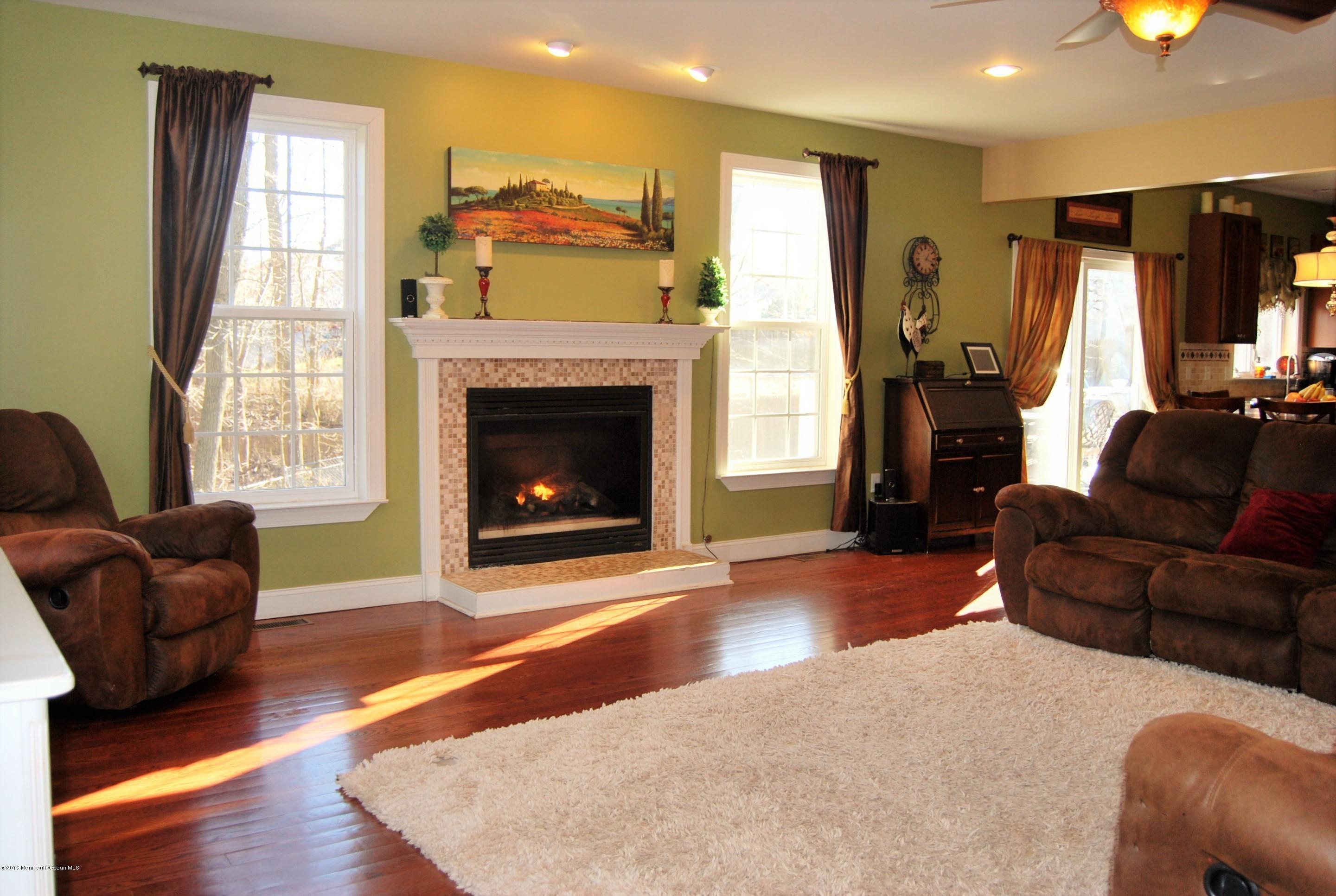 331 Texas Road Morganville, NJ 07751 - Photo 14 of 38 15