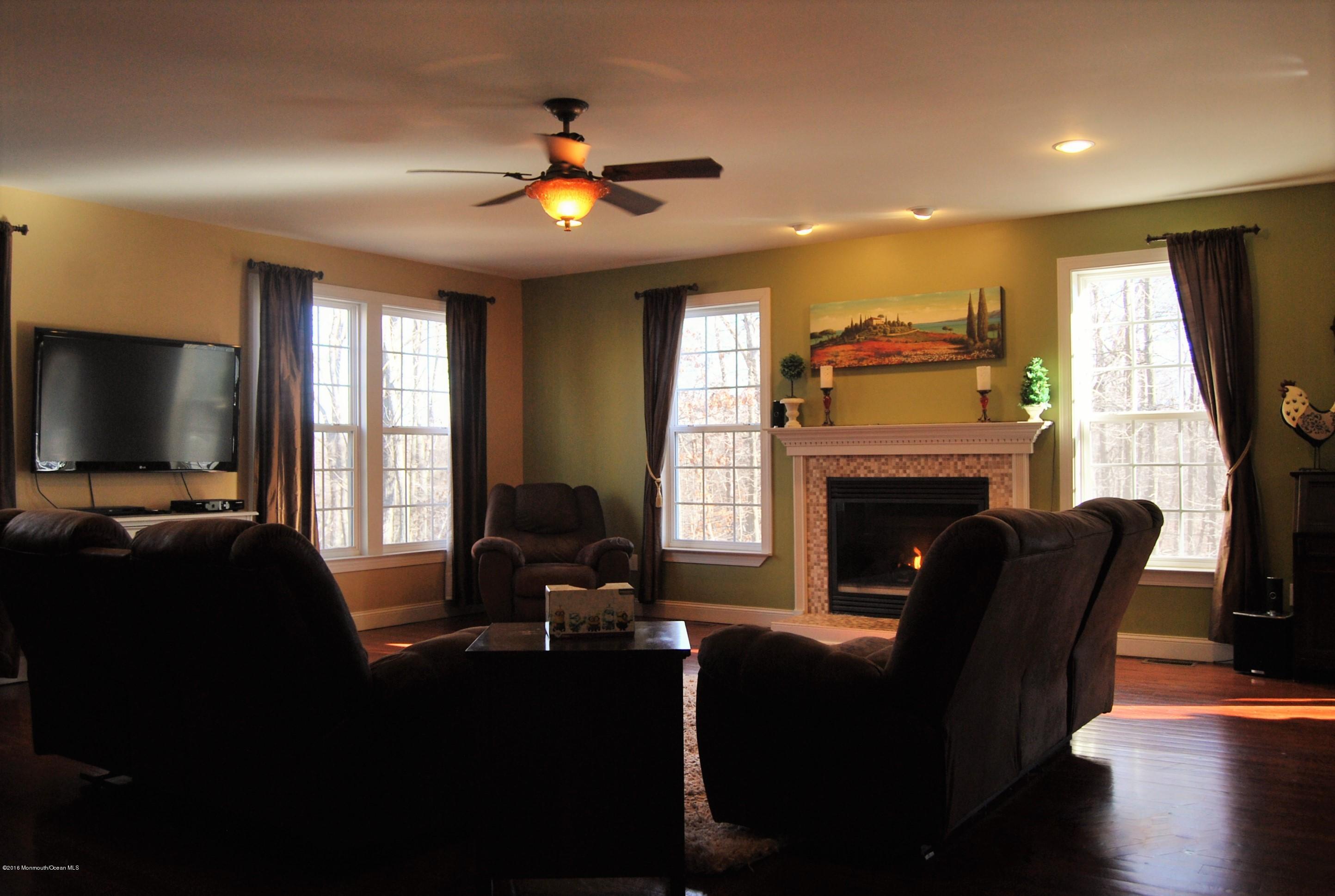 331 Texas Road Morganville, NJ 07751 - Photo 15 of 38 16
