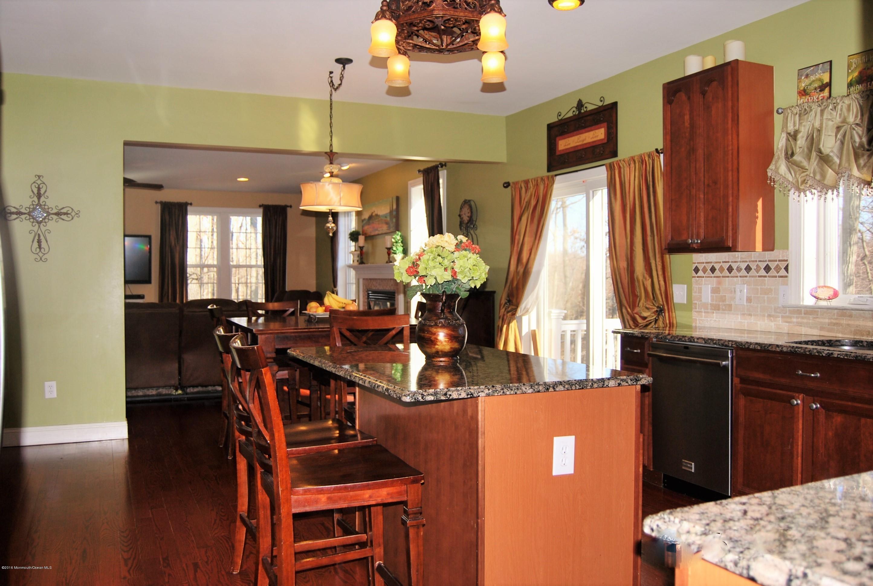 331 Texas Road Morganville, NJ 07751 - Photo 9 of 38 10
