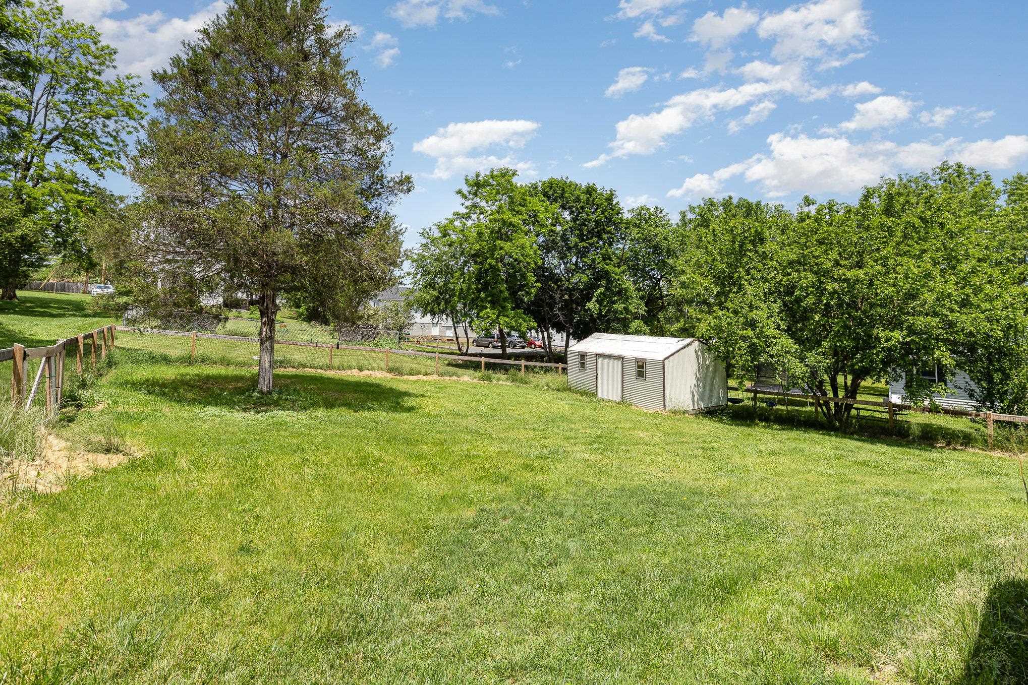 406 6th Street Luray, VA 22835 - Photo 24 of 28 a garden view