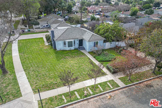 $699,999 | 210 West Fuego Street, Long Beach, CA 90805