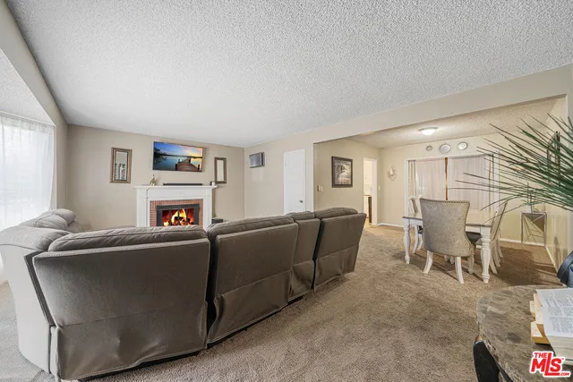 $699,999 | 210 West Fuego Street, Long Beach, CA 90805