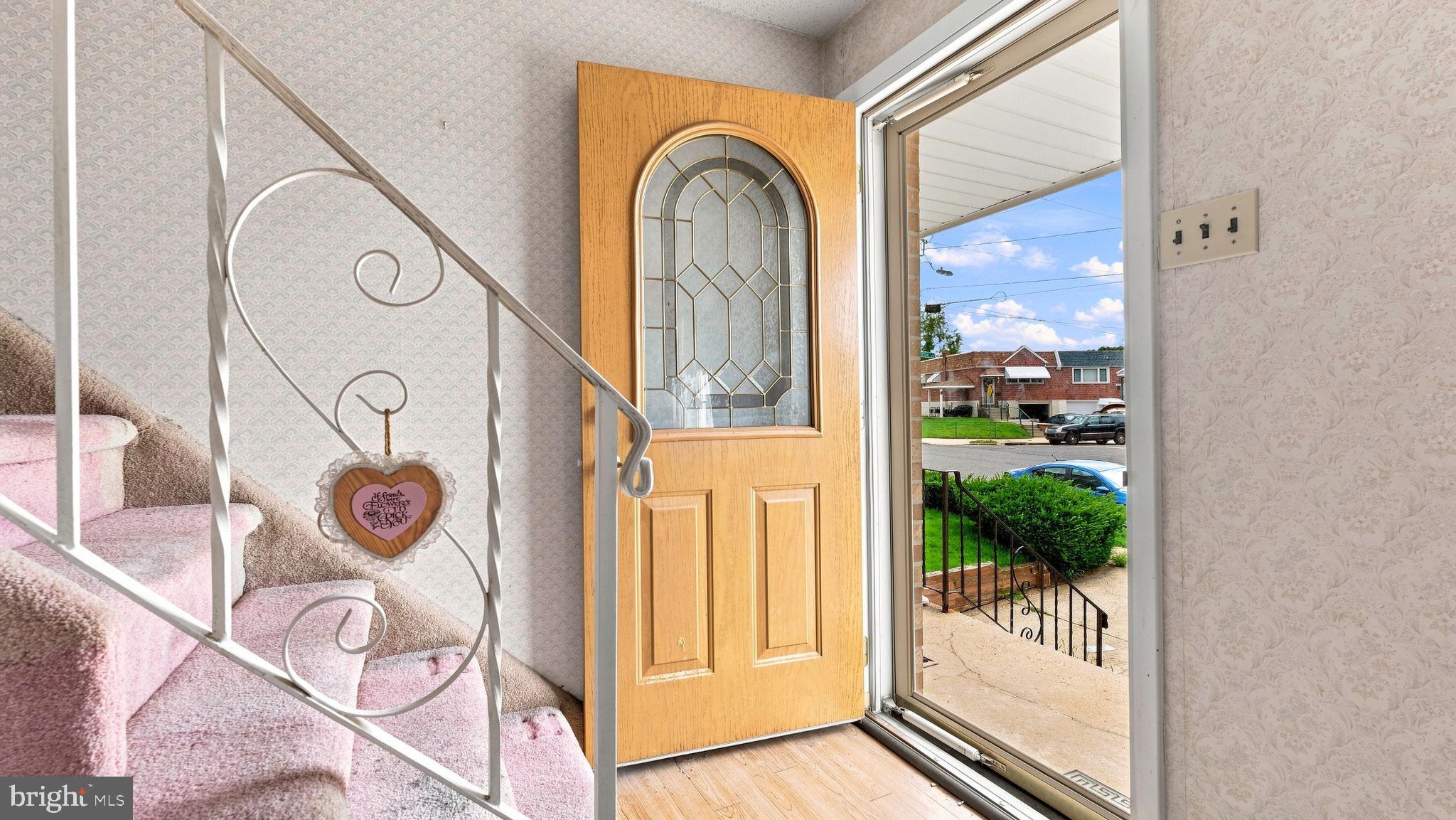 10228 West Keswick Road Philadelphia, PA 19114 - Photo 3 of 27 Gallery Image 3
