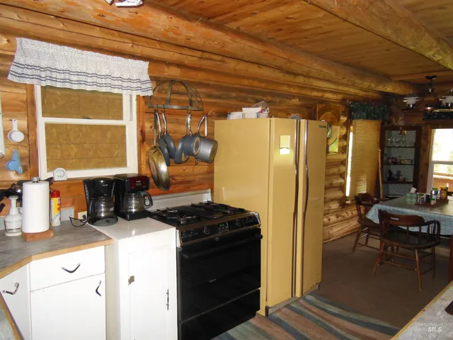 $319,000 | 3695 West Mountain Road, Anatone, WA 99401