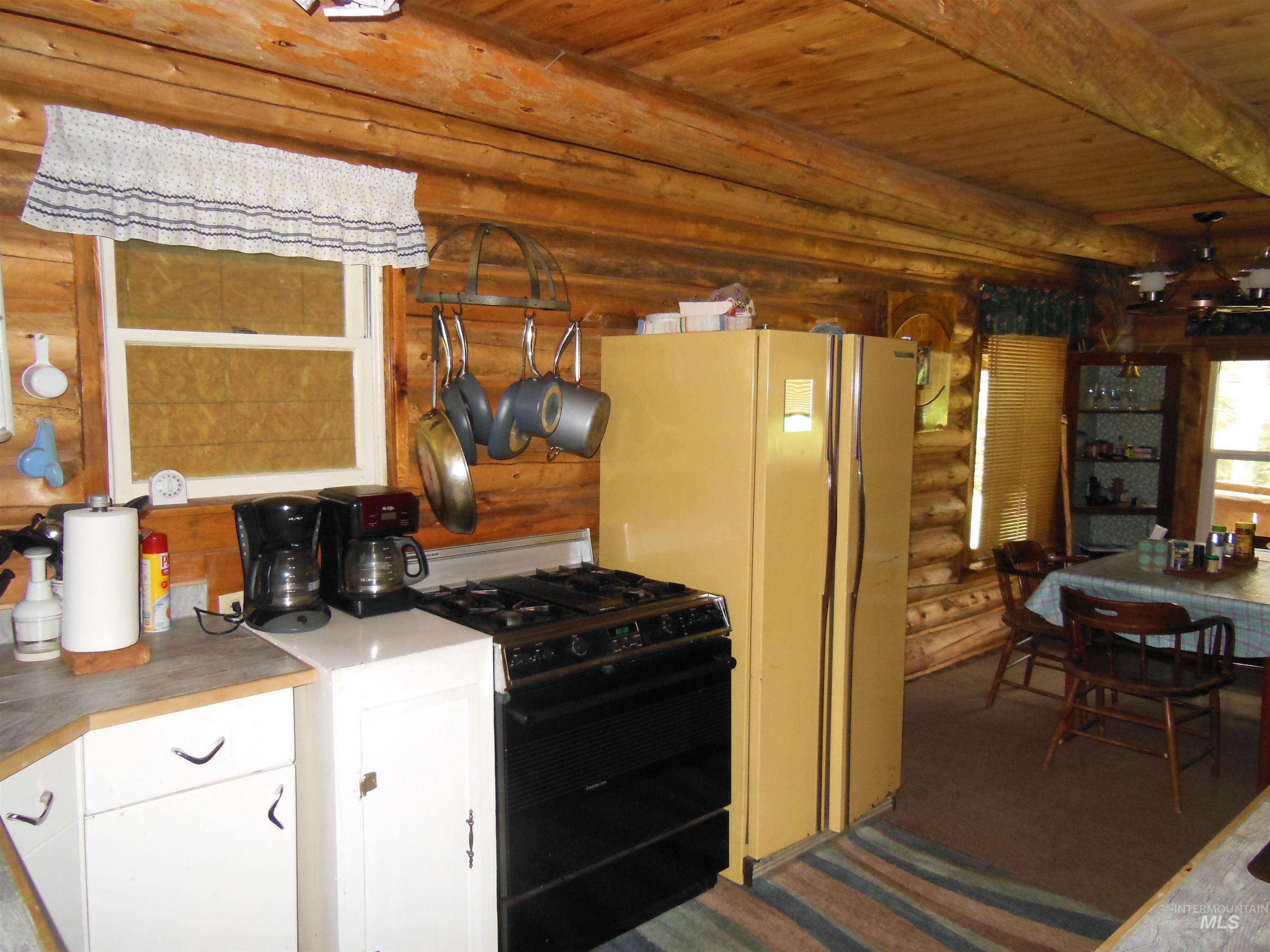 3695 West Mountain Road Anatone, WA 99401 - Photo 11 of 41