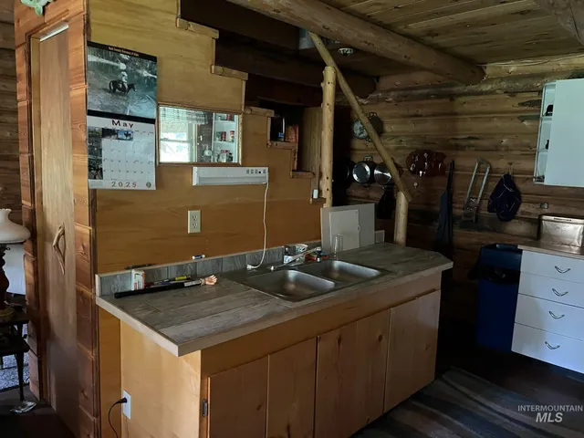 $319,000 | 3695 West Mountain Road, Anatone, WA 99401